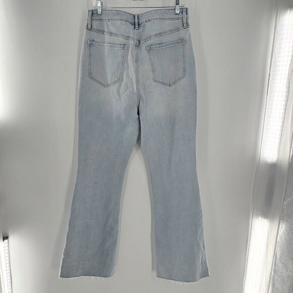 Old Navy Higher High Rise Flare Secret Smooth Pockets Women’s Size 12 Light Wash - Picture 3 of 5